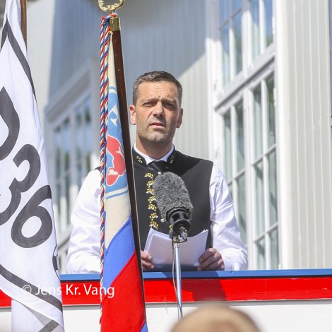 Petur Mittún setti ólavsøkuna í 2019 (Savnsmynd: Jens Kr. Vang)