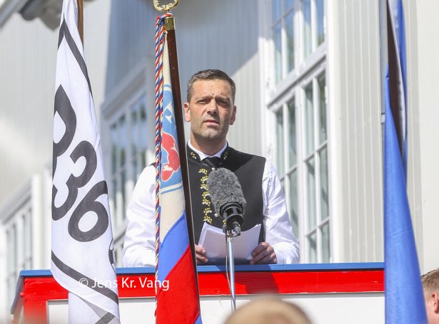 Petur Mittún setti ólavsøkuna í 2019 (Savnsmynd: Jens Kr. Vang)