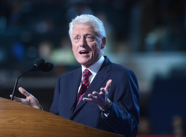 Bill Clinton var forseti í árunum 1993 - 2001. Hann hevur verið innlagdur síðan týsdagin. (Mynd: EPA)