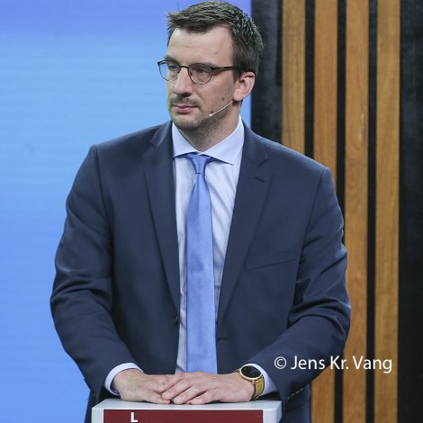 Hjalmar Zachariassen stillar upp fyri Sjálvstýri