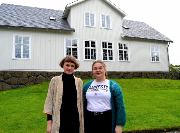 Ingilín Didriksen Strøm og Hervør Pálsdóttir eru millum uppskotsstillarnar. Uppskotið er so at siga júst tað sama sum í fjør. Tó er 