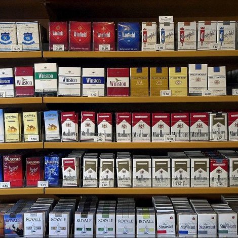 Danmark: Stjórnin í minniluta um sigarettprísir
