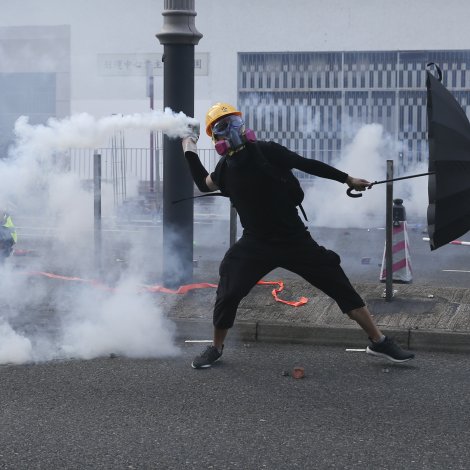 Enn eitt vikuskifti við ófriði í Hong Kong