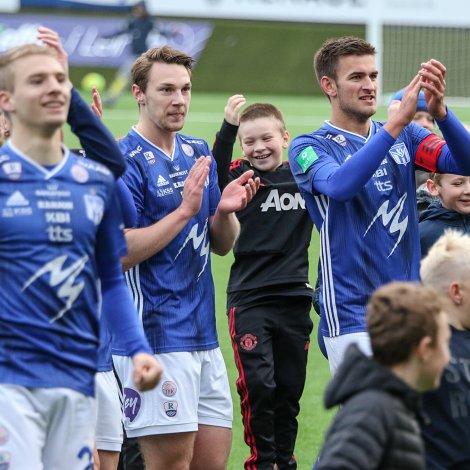 Í gjár vann KÍ 3-2 á NSÍ í sínum seinasta heimadysti í kappingarárinum. Leygardagin verður allarhelst ein stór rúgva av KÍ'arum í Gundadali (Mynd: Sverri Egholm)