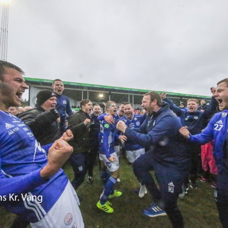 Gott lag millum leikarar og áskoðarar í Gundadali í 2019. Seinnapartin í dag mugu áskoðararnir halda seg uttan fyri girðingarnar (Mynd: Jens Kr. Vang)