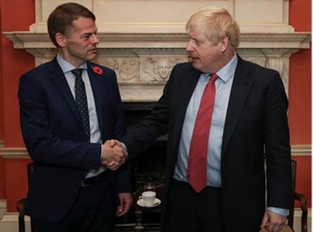 Boris Johnson og Bárður á Steig Nielsen í Downing Street (Savnsmynd)