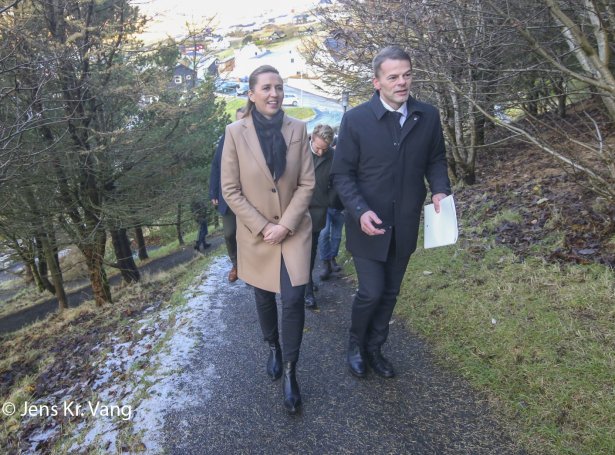 Mette Frederiksen og Bárður á Steig Nielsen í Føroyum í november (Mynd: Jens Kr. Vang)