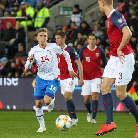 Føroyski landsliðsleikarin og hansara lið eru í løtuni á veg upp í Bundesligaina (Mynd: Sverri Egholm)