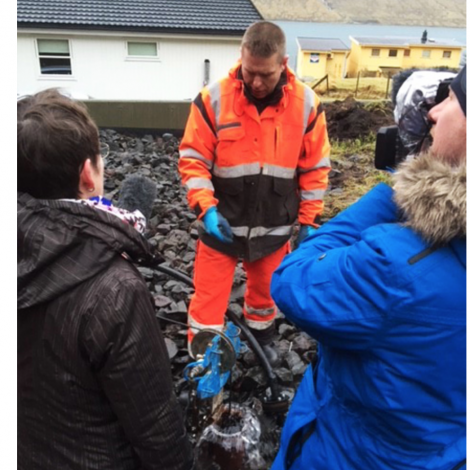 Jarðfeingi á grønu leiðini: Heita vatnið í Kollafirði í altjóða tíðarriti