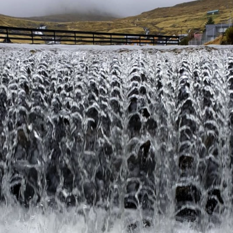 Rúmar fýra ferðir so nógv vatn sum áðrenn