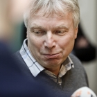 Uffe Elbæk gevst sum politiskur leiðari í Alternativet