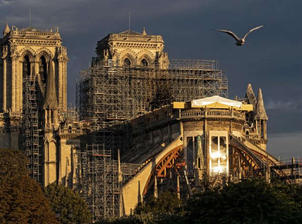 Notre Dame, sum hon sær út nú (Mynd: EPA)