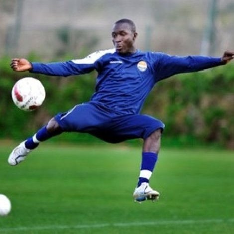 Sankoh skal royna at styrkja um miðvøllin hjá NSÍ (Mynd: nsi.fo)