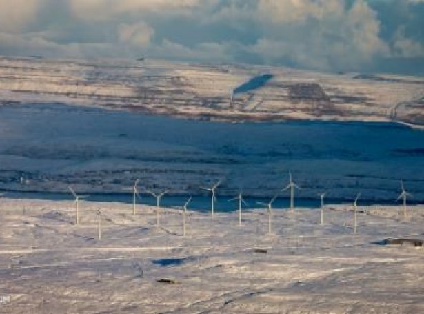 SEV ger greitt, at tørvur er á fleiri vindmyllulundum (Mynd: Ólavur Frederiksen/Faroephoto)