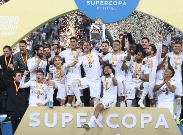 Hóast liðið endaði nummar trý í fjør og fór út úr hálvfinaluni í styepakappingini, vann Real Madrid Supercopa í gjár ((Mynd: EPA)