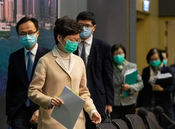 Politiski leiðarin í Hong Kong, Carrie Lam (Mynd: EPA)