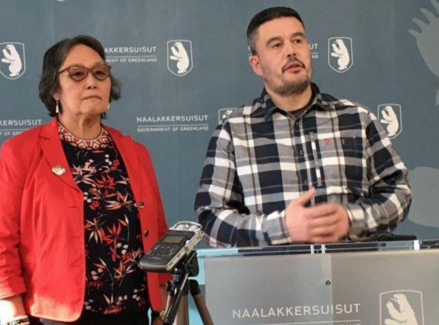 Marta Abelsen og Kim Kielsen á tíðindafundinum í gjár (Foto: KNR)