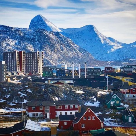 Grønland: Eldri maður deyður við koronu