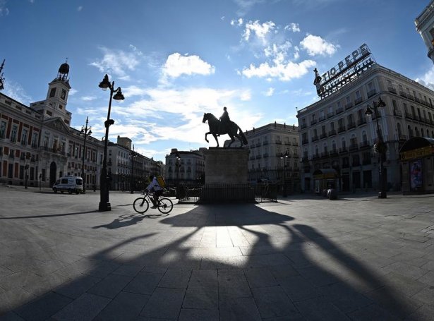 Plaza Mayor, Madrid (Mynd: EPA)