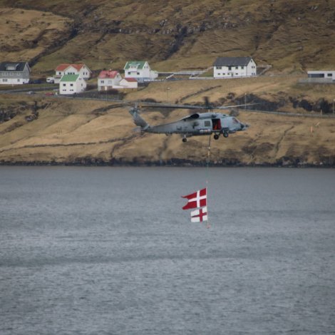 Myndir: Føroyska flaggið undir tí danska