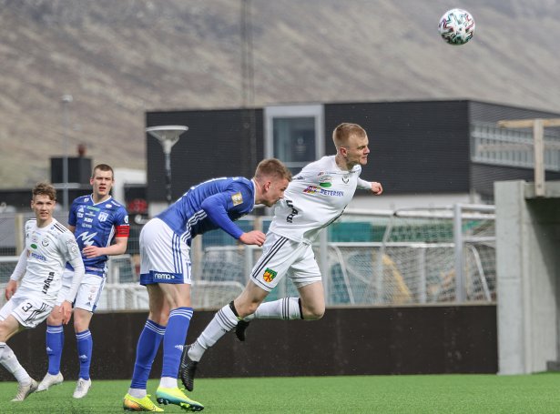 Andrias Eriksen var í FM-stríði við bæði KÍ og NSÍ sum B36-spælari. Hann peikar á NSÍ í løtuni (Savnsmynd: Sverri Egholm)