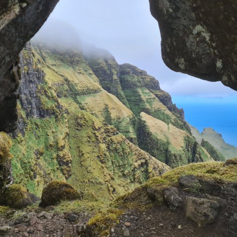 Myndir: Gásadalur, Lambagjógv og Árnafjall