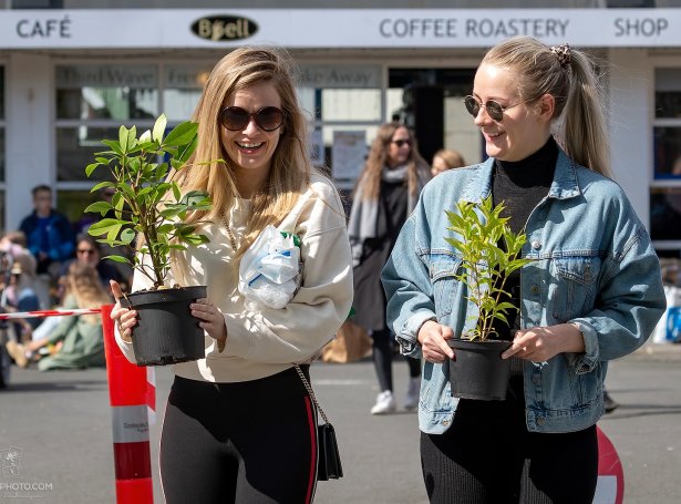 Myndir: “Plantið eitt træ” á Vaglinum