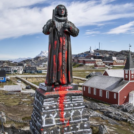 Herverk á standmynd í Nuuk