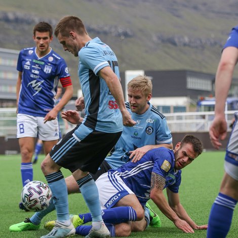 KÍ og Vìkingur skulu stríðast um stigini í Sarpugerði. Seinast Kí tapti har var í 2013, og tá liðini spældu í Klaksvík 13. juni vann Kí 4-1 (Mynd: Sverri Egholm)