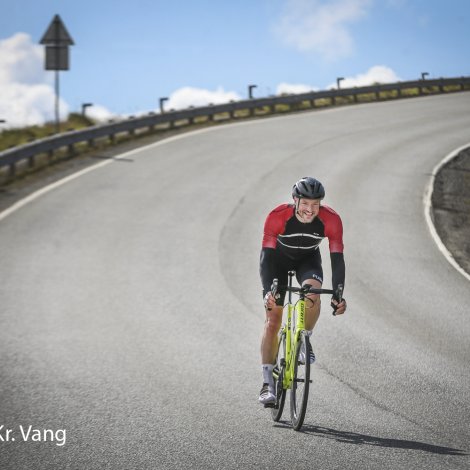 Tá Jákup Petur Eliassen gjørdi everesting á oyggjarvegnum í fjør (Mynd: Jens Kr. Vang)