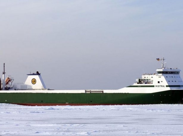 Smyril Line leigar RoRo-skipið M/V Mistral frá finska reiðarínum Godby Shipping