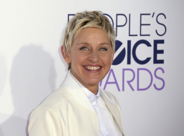 Ellen DeGeneres hevur biðið um umbering, eftir fleiri starvsfólk boðaðu frá vánaligum arbeiðsumstøðum (Mynd: EPA)