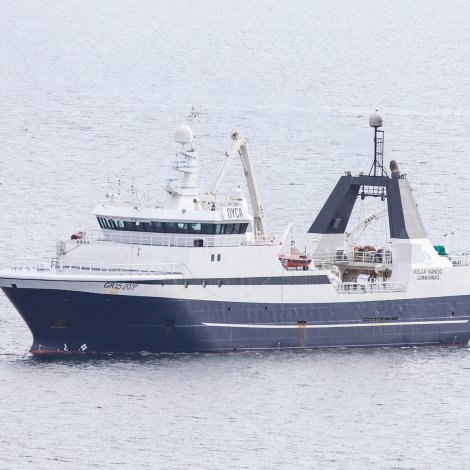 Polar Nanoq landar makrel í Kollafirði