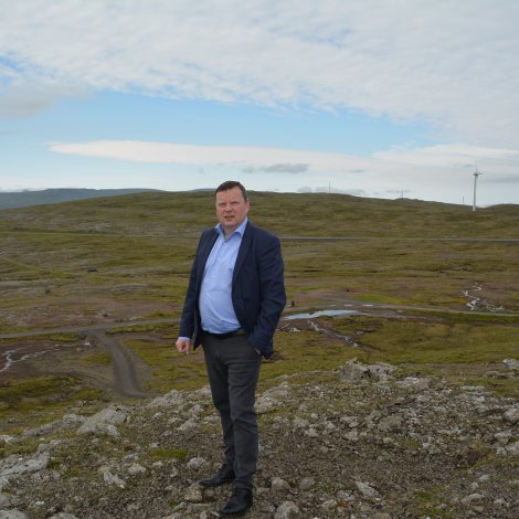 Finn Jakobsen dømdur fyri at flyta 3,4 milliónir úr P/f Flatnahagi