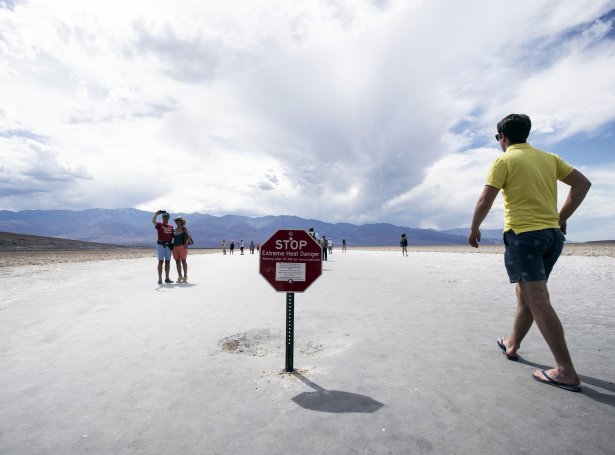 Tey máldu 54,4 stig í skugganum í Death Valley í gjár (Savnsmynd: EPA)