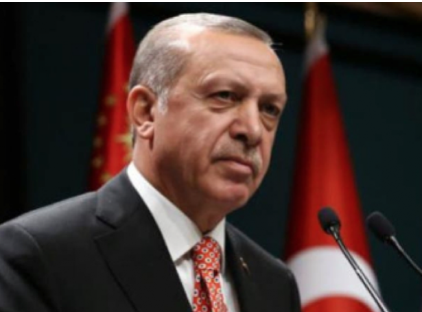 Turkiski forsetin, Recep Tayyip Erdogan sigur, at Russland m.a. eigur at lata ukrainum Krim-hálvoynna aftur, sum Russland hertók í 2014 (Savnsmynd)
