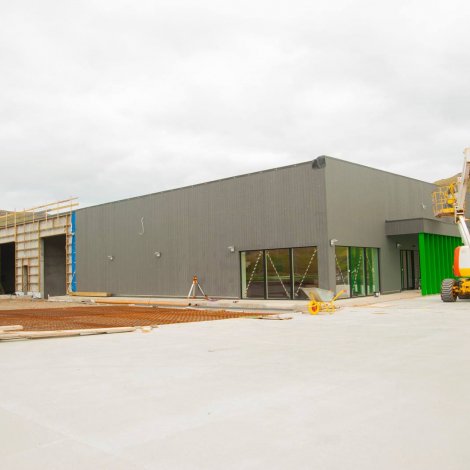 Rúsa og bilvask í sama bygningi