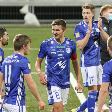 Jákup Biskopstø Andreasen og liðfelagirnir kundu stórfegnast eftir seinasta bríks á Tórsvølli hósdagin, tá KÍ vann 6-1 á Dinamo Tbilisi (Mynd: Sverri Egholm)