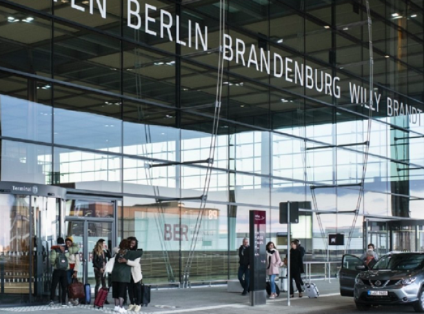 Mynd: Flughafen Berlin Brandenburg