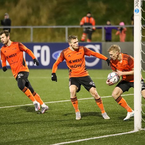 Skála fekk javnleik við Margáir, eftir at Niels Pauli Danielsen skoraði brotsspark (Mynd: Sverri Egholm)