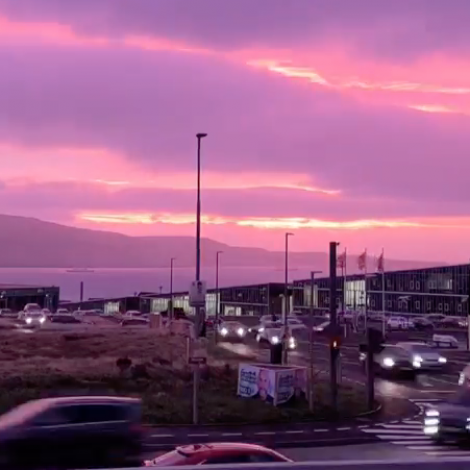 Video: Sólarris og morgunferðsla í Marknagili