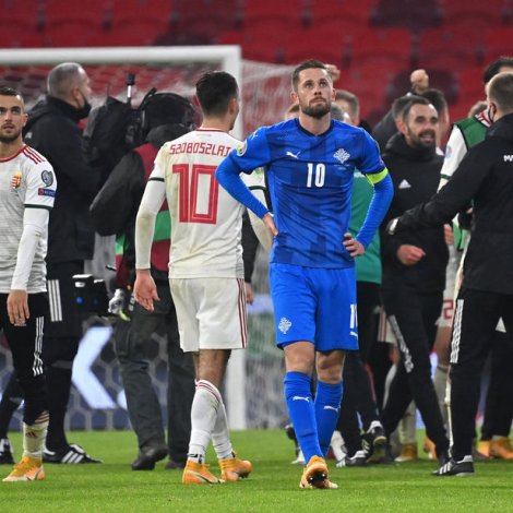 Gylfi Sigurðsson legði Ísland á odda á Puskas Arena, men tað helt ikki (Mynd: EPA)