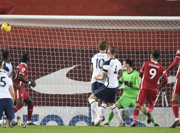 Liverpool vann 2-1 á Tottenham í oddadystinum (Mynd: EPA)