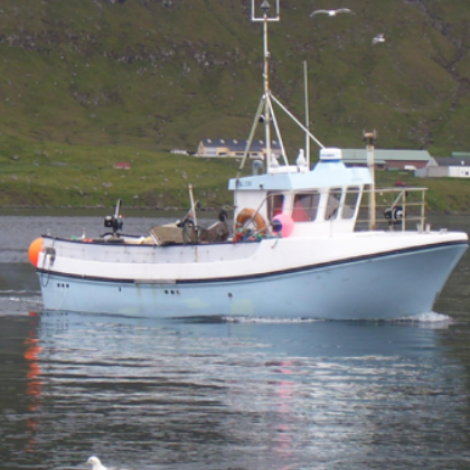 Beinir Debes við báti úr Froðba vann lutakastið