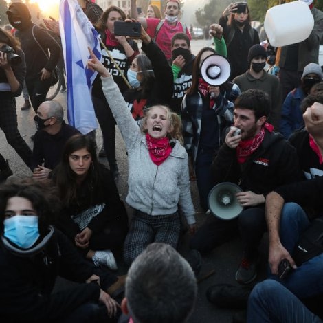 Ófriður í Jerusalem: Fleiri handtikin og særd