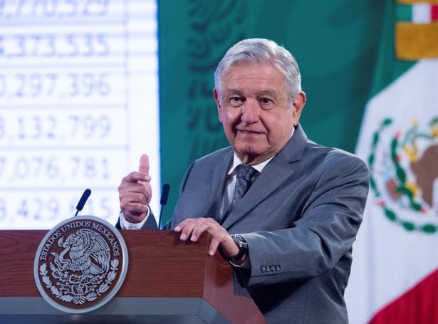 Meksikanski forsetin, Andres Manuel Lopez Obrador er bjartskygdur (Mynd: EPA)