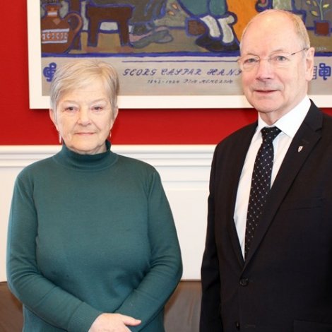 Mary givin sum vaskikona eftir 46 ár