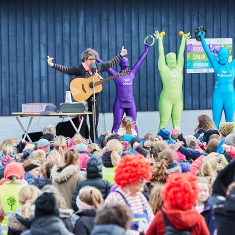 Ver virkin, ver saman, ver hugbundin – Fólkaheilsuráðið avdúkar nýtt ABC lag