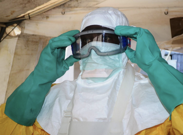 Í 2014, tá ebola gjørdi um seg í Vesturafrika (Mynd: AFP)