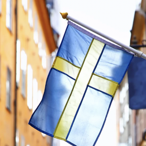 Føroyingar sleppa nú undan at søkja um svenskt koyrikort